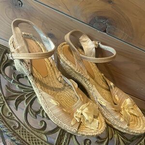 Tommy Bahama Cream Woven Espadrille Wedge Sandals with Bow